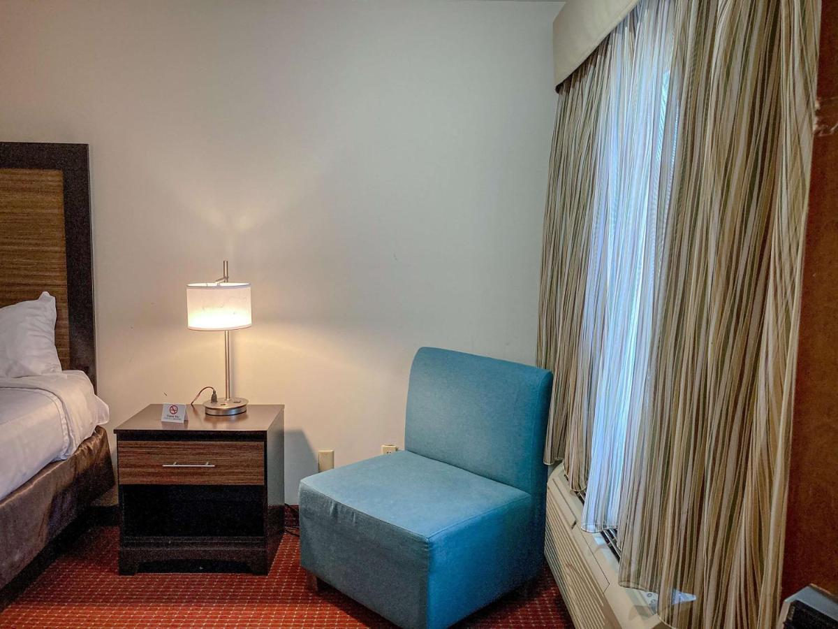 Motel 6 Elkhart, In Екстер'єр фото