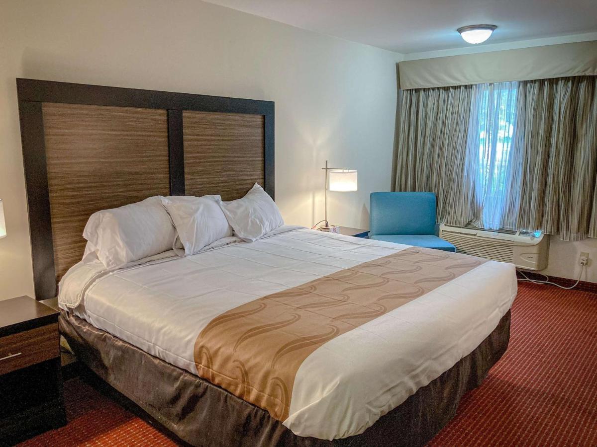 Motel 6 Elkhart, In Екстер'єр фото