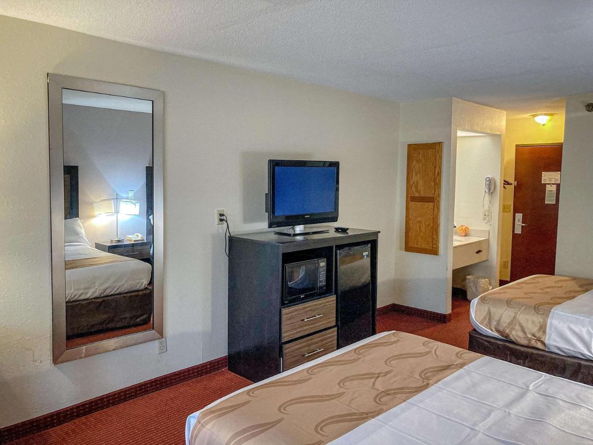 Motel 6 Elkhart, In Екстер'єр фото